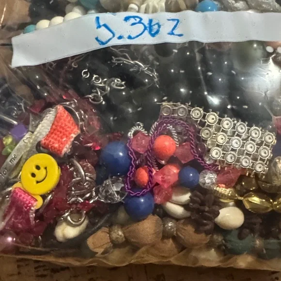 Mixed Bead and Chain Jewelry Lot - Picture 2 of 5